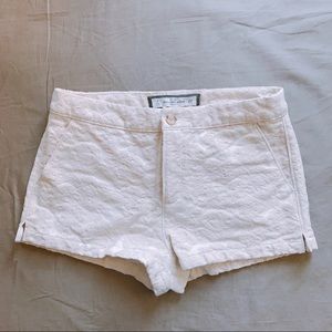 Abercrombie & Fitch White shorts💖